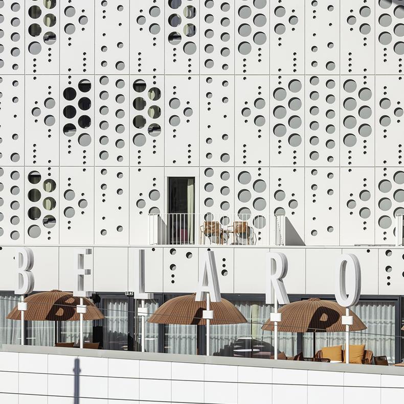 貴州grg掛板廠家：幕墻工程多少錢(qián)一個(gè)平方？