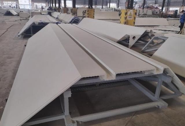 GRC廠家分享：grc外墻裝飾掛板的厚度是多少？