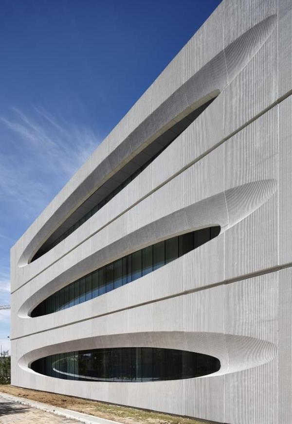 【貴州grc廠家】GRC外墻掛板的耐久性和質量度分享