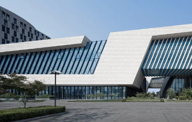 GRC幕墻板有哪些優(yōu)勢(shì)？grc幕墻廠(chǎng)家